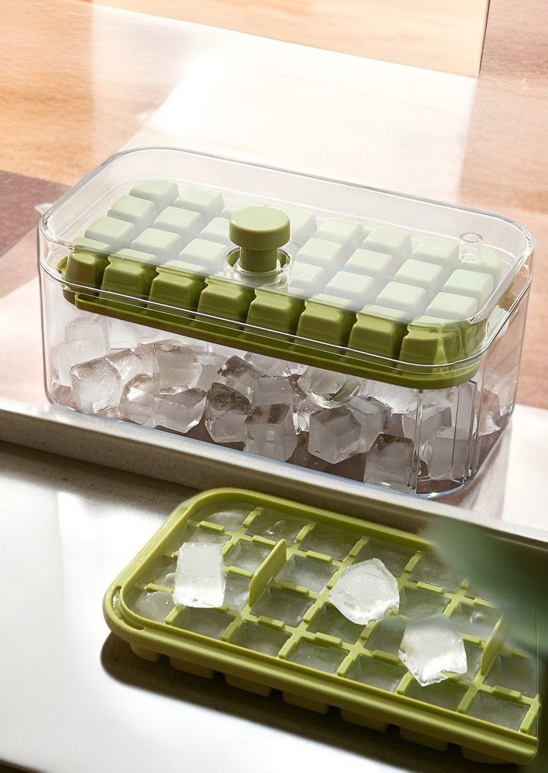 押すだけで簡単に氷が取れるアイス型