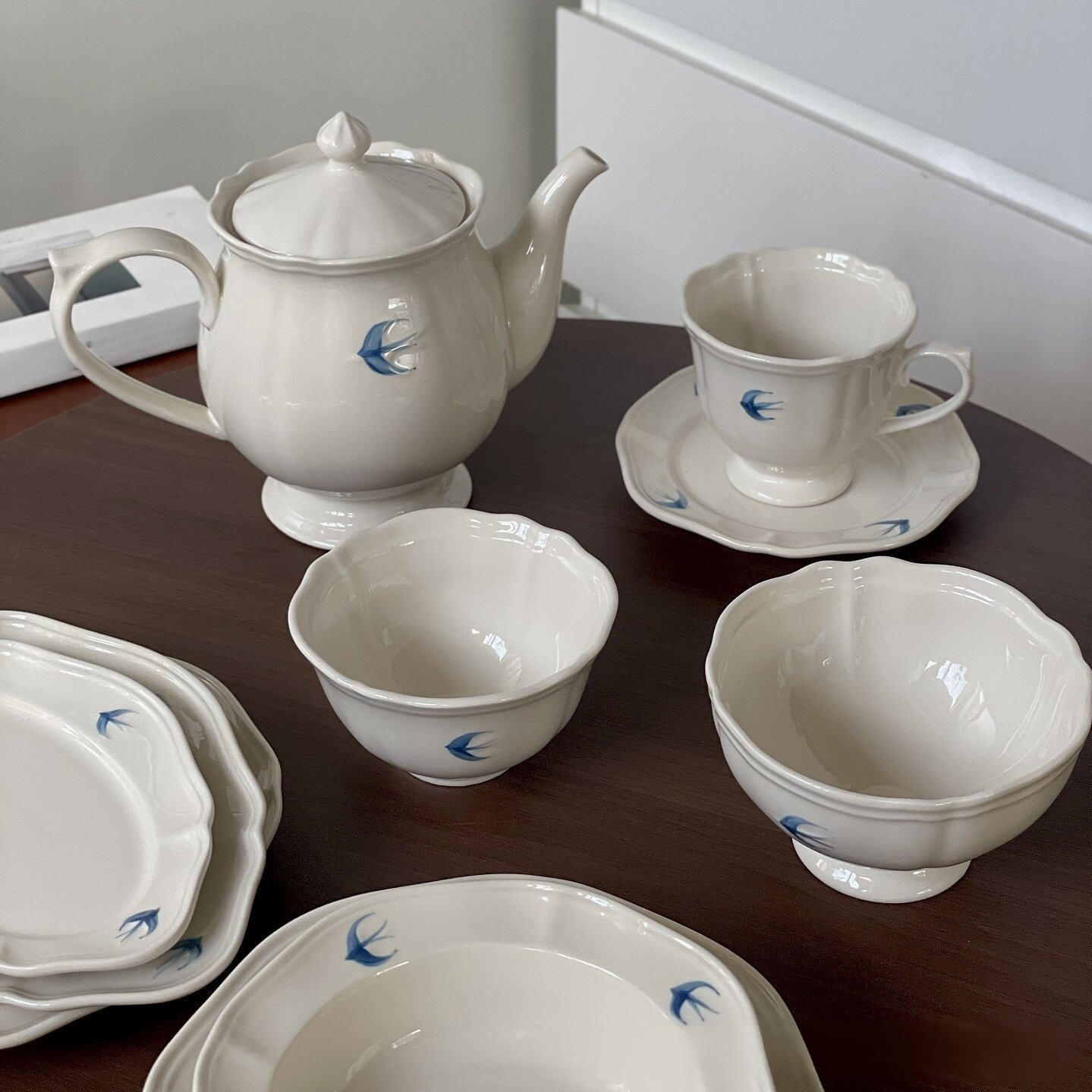 Plateau décoratif japonais fait main avec hirondelle en relief
