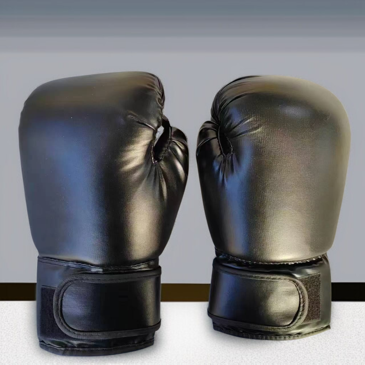 성인 남녀 권투 장갑을 두껍게 하다.