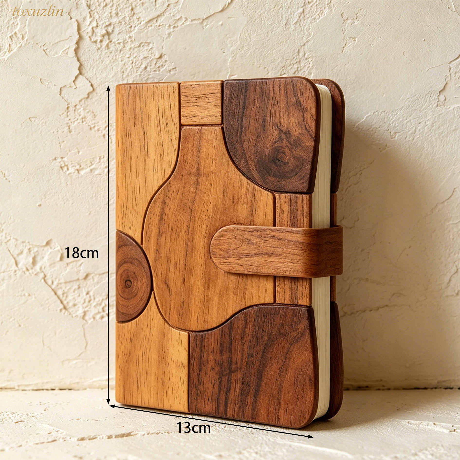Gros plan sur la texture naturelle du bois du carnet