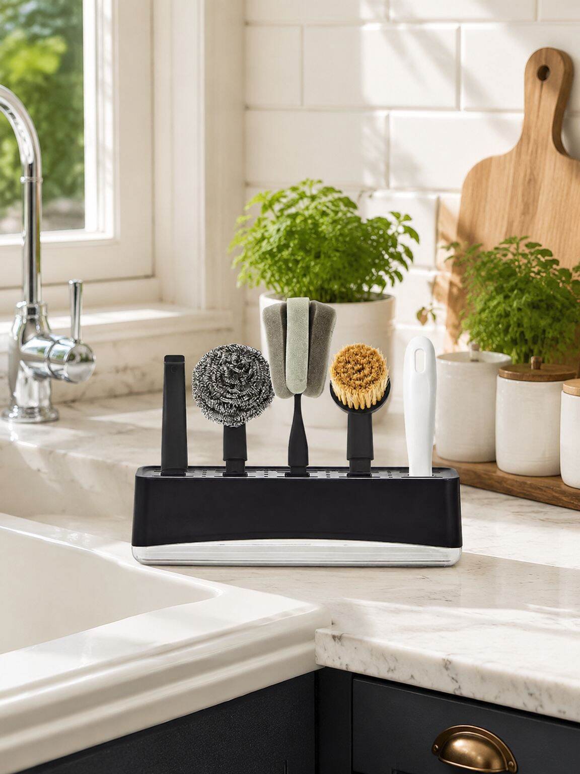 Versatile dish scrubber for easy kitchen cleaning