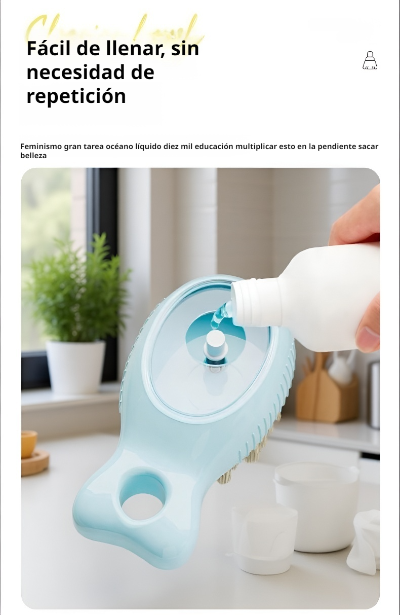 Uso del cepillo limpiador en el fregadero de la cocina