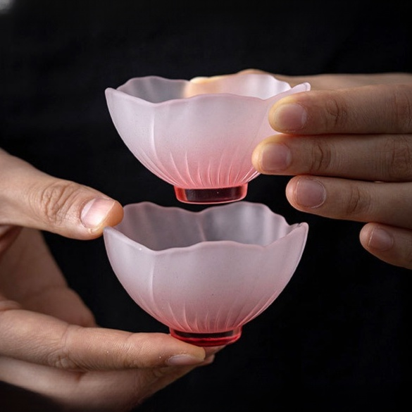 분홍 연꽃 찻잔 