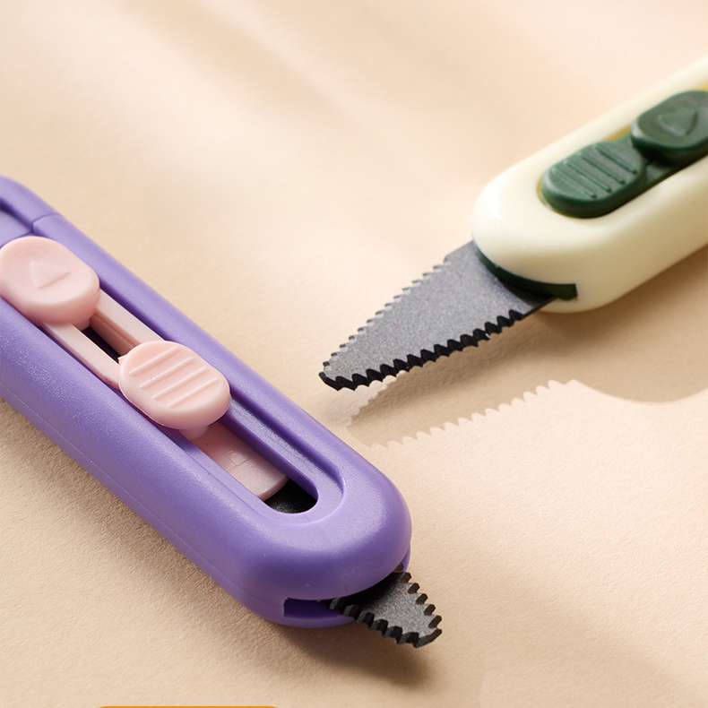 磁気収納付き2in1宅配開封ハサミ