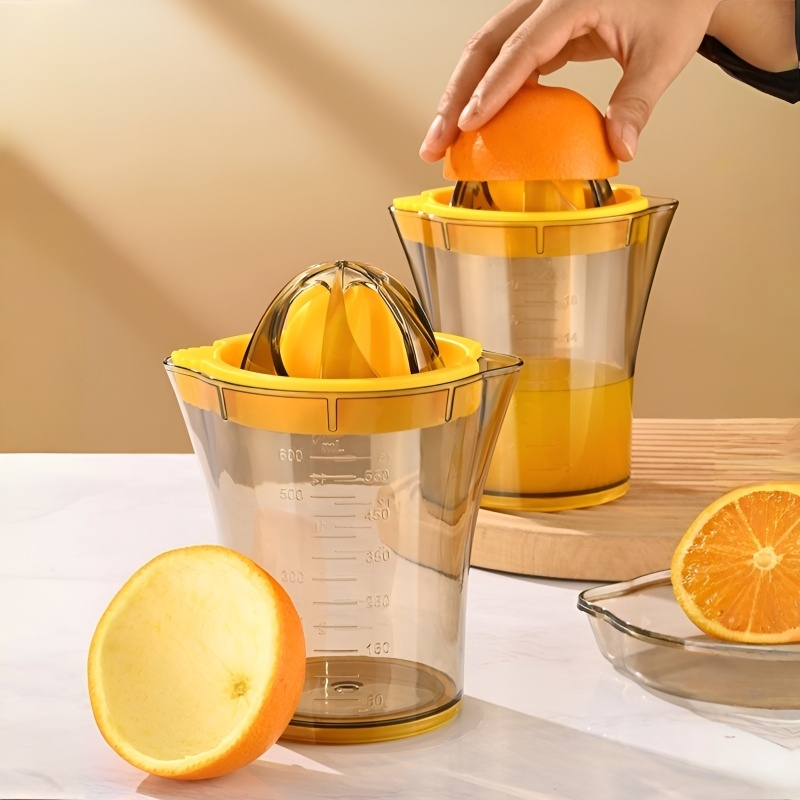 เครื่องคั้นน้ำผลไม้แบบมือหมุน พร้อมถ้วยตวงแบบมีขีดบอกปริมาตร