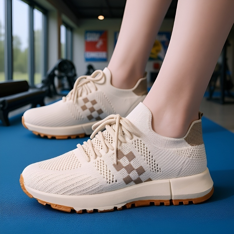 حذاء نسائي شبكي خفيف ومهوّى