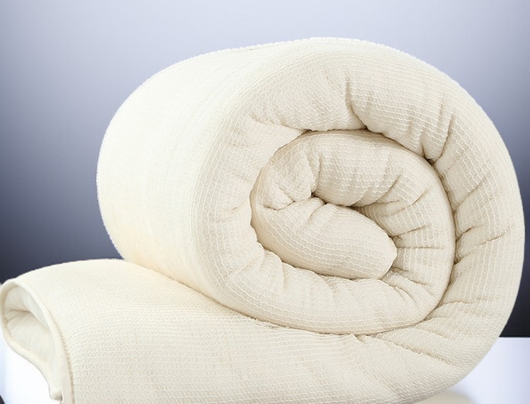 Energy-saving heat storage quilt for winter