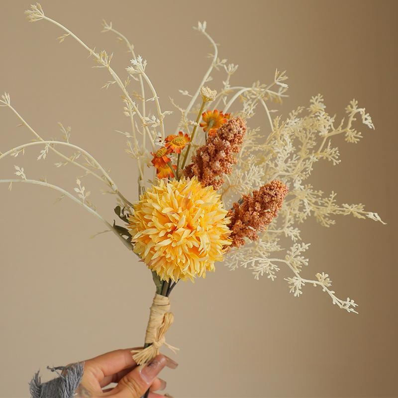 Composition florale artificielle rétro