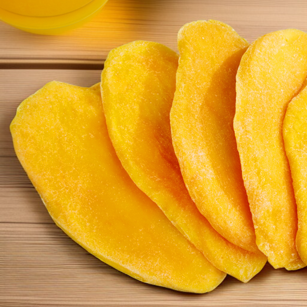 砂糖不使用のドライマンゴーの大きなスライス