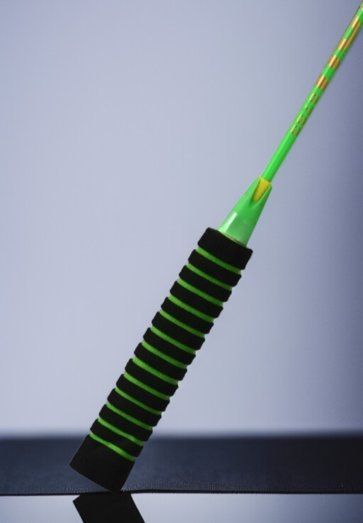 暗い場所でも使える発光バドミントンラケット