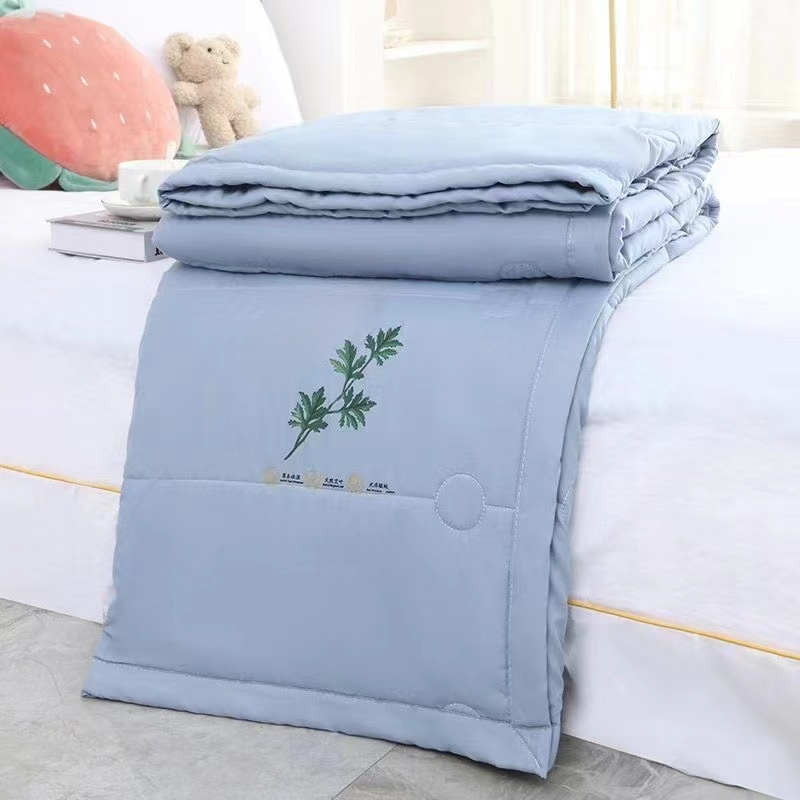 ผ้าห่มฤดูร้อนสองชั้นพร้อมไส้บางจากสมุนไพรมักเวิร์ต