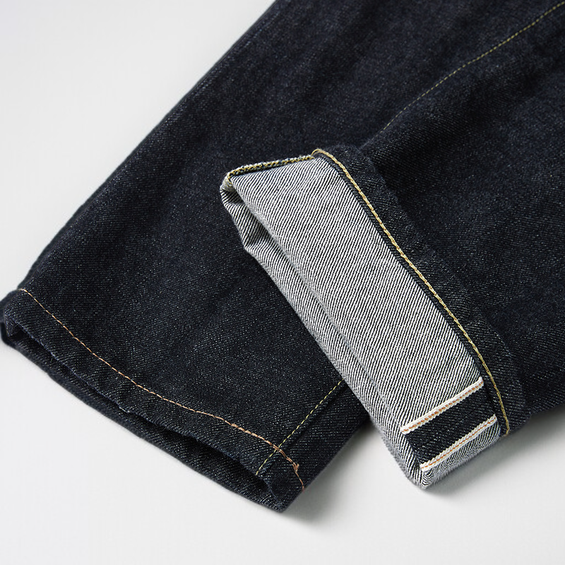 スキニージーンズのバックスタイル