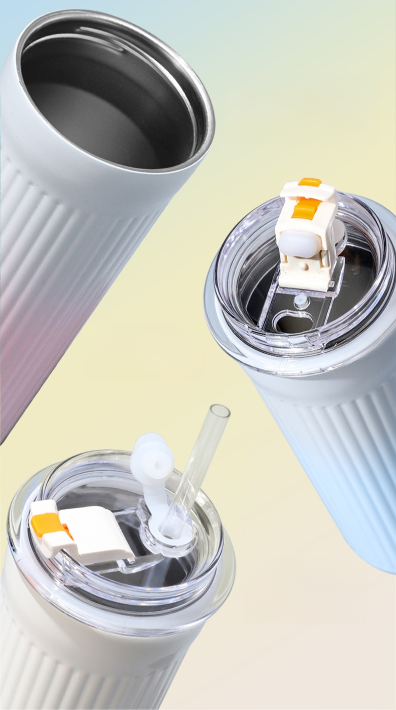 Detalle del asa cómoda de la taza de oficina