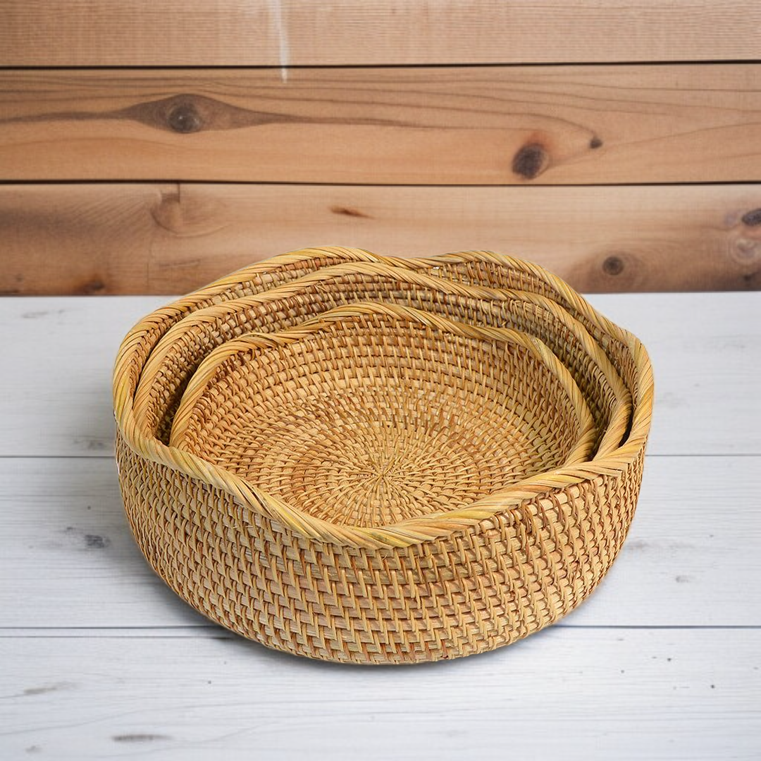 キッチンに置かれた籐製フルーツバスケット