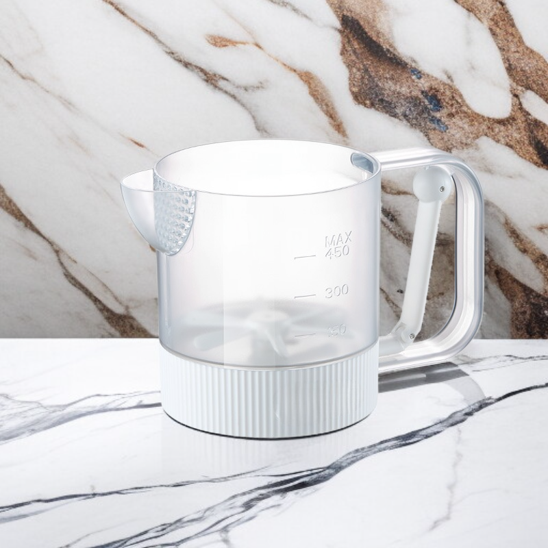 Semi-automatic press egg beater