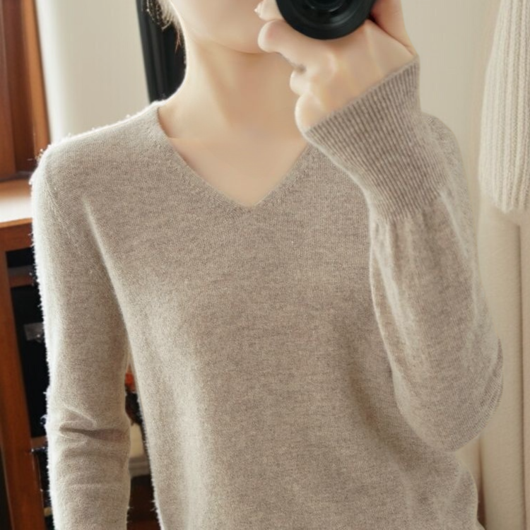 부드러운 소재의 여성용 니트 스웨터