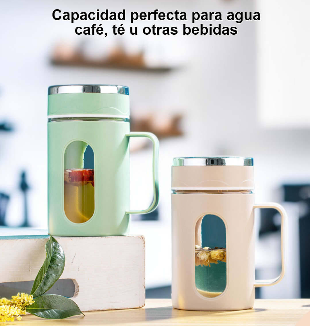 Vaso de agua de vidrio aislante de doble pared en fondo blanco