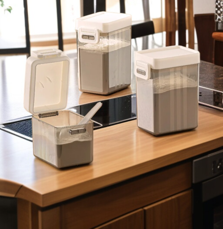 スナック収納に便利な密封瓶