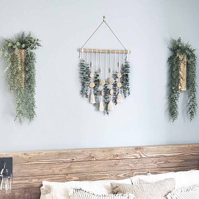 装飾的な木製の壁掛け花瓶