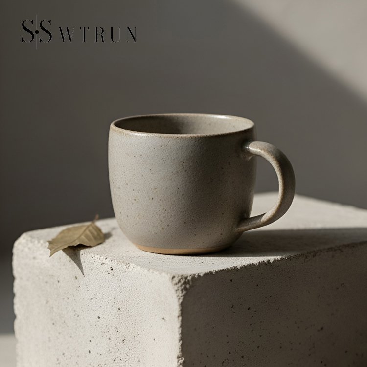 ミニマルデザインの高品質マグカップ正面画像