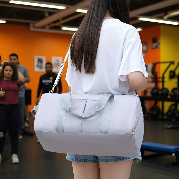 Multifunctional travel storage bag with wet and dry separation