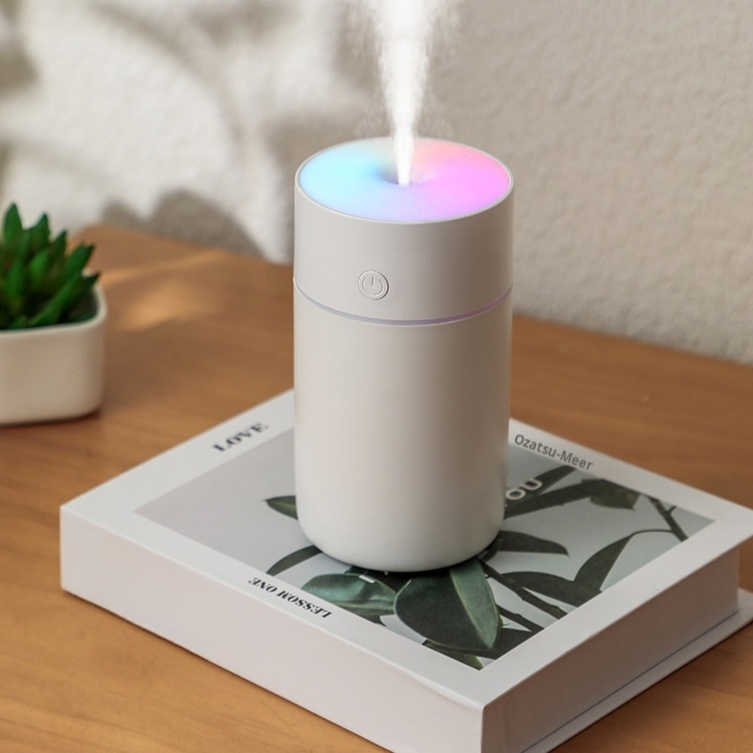 Kabelloser USB-Auto-Luftbefeuchter im modernen Design