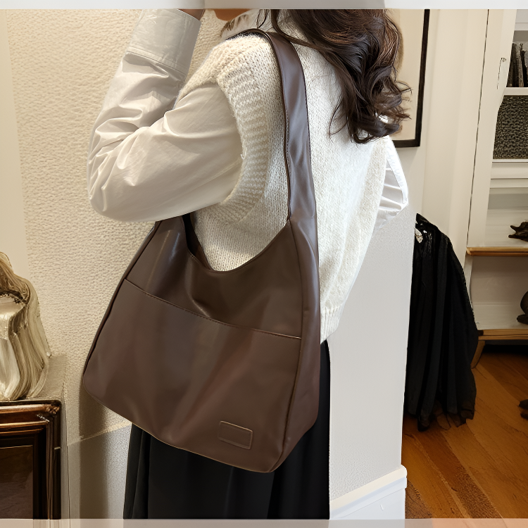 حقيبة فاخرة مصنوعة من مواد عالية الجودة