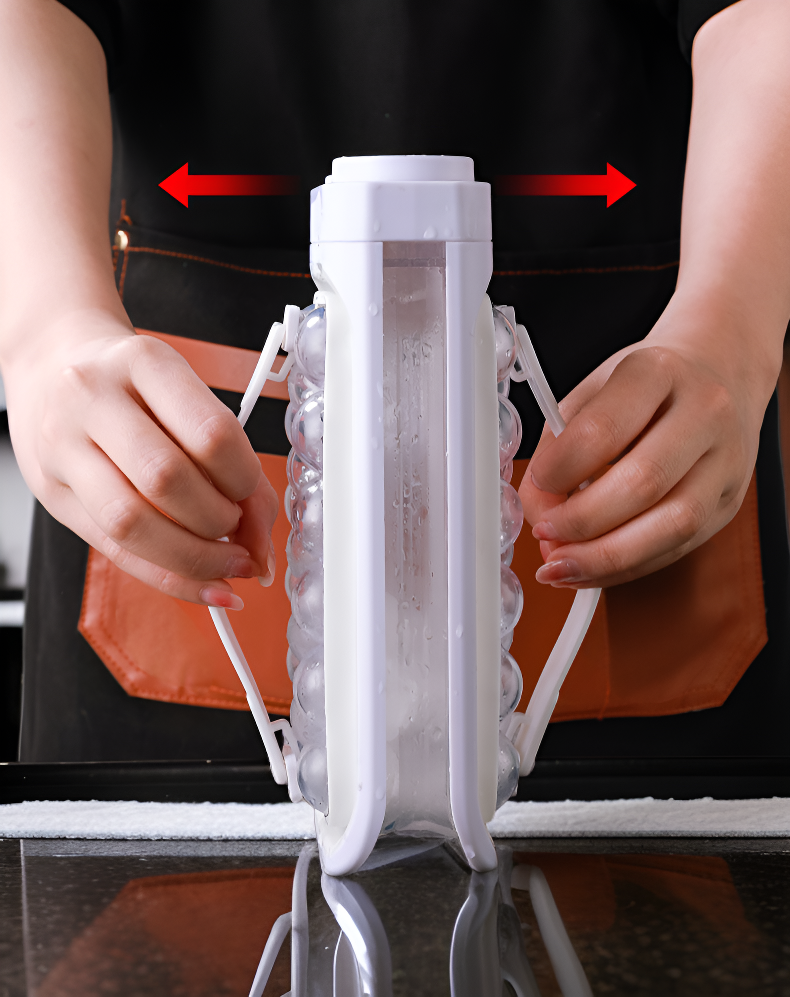 어린이가 아이스하키 놀이를 하는 장면