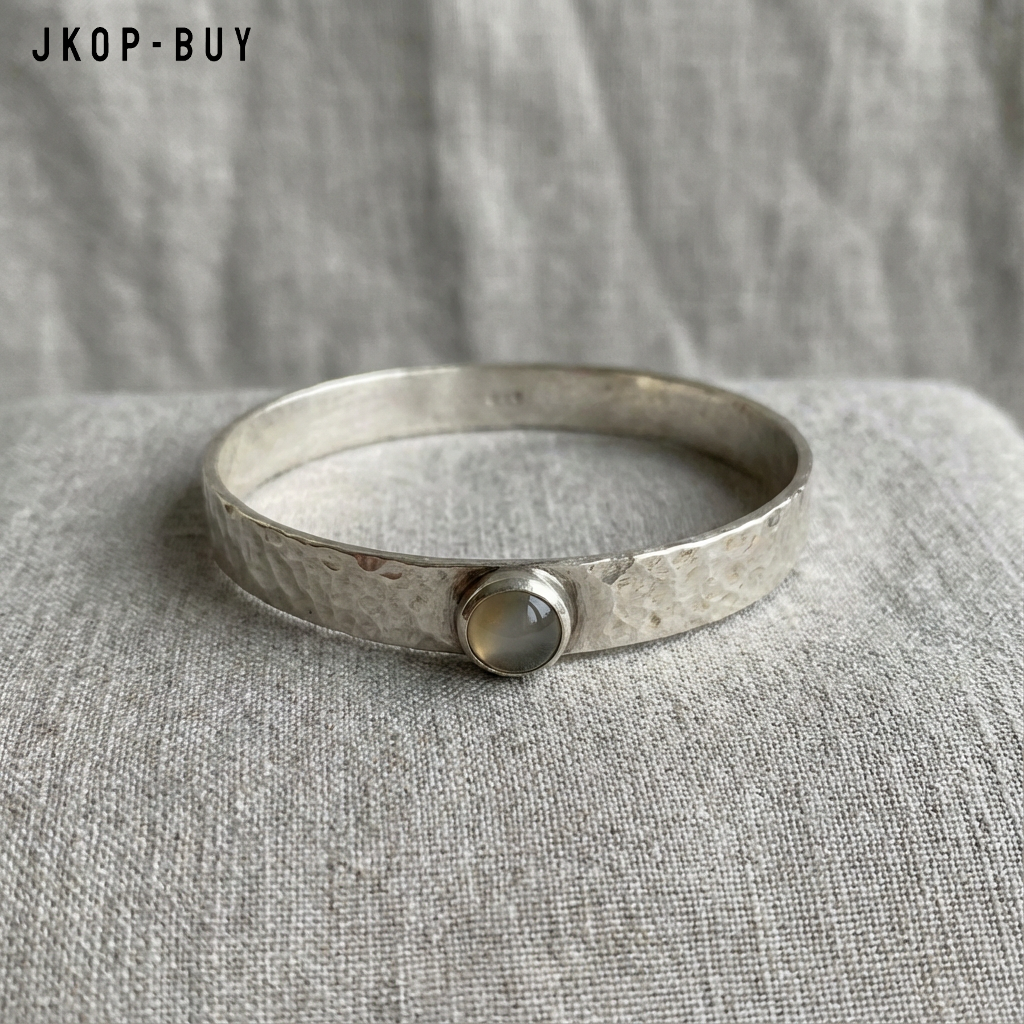 Bague en argent faite à la main