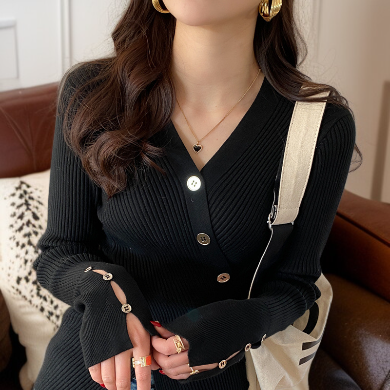 데일리룩에 어울리는 여성 니트 탑