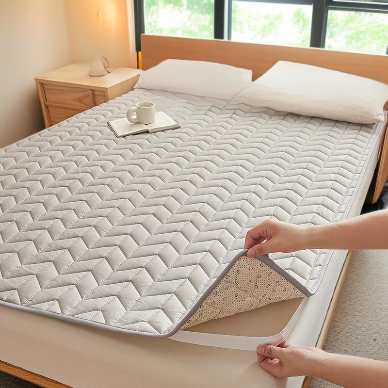 Vista lateral del colchón antideslizante y delgado