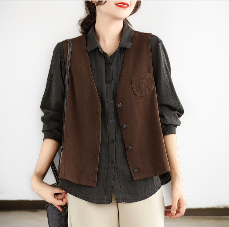 軽量素材の女性用ベスト詳細