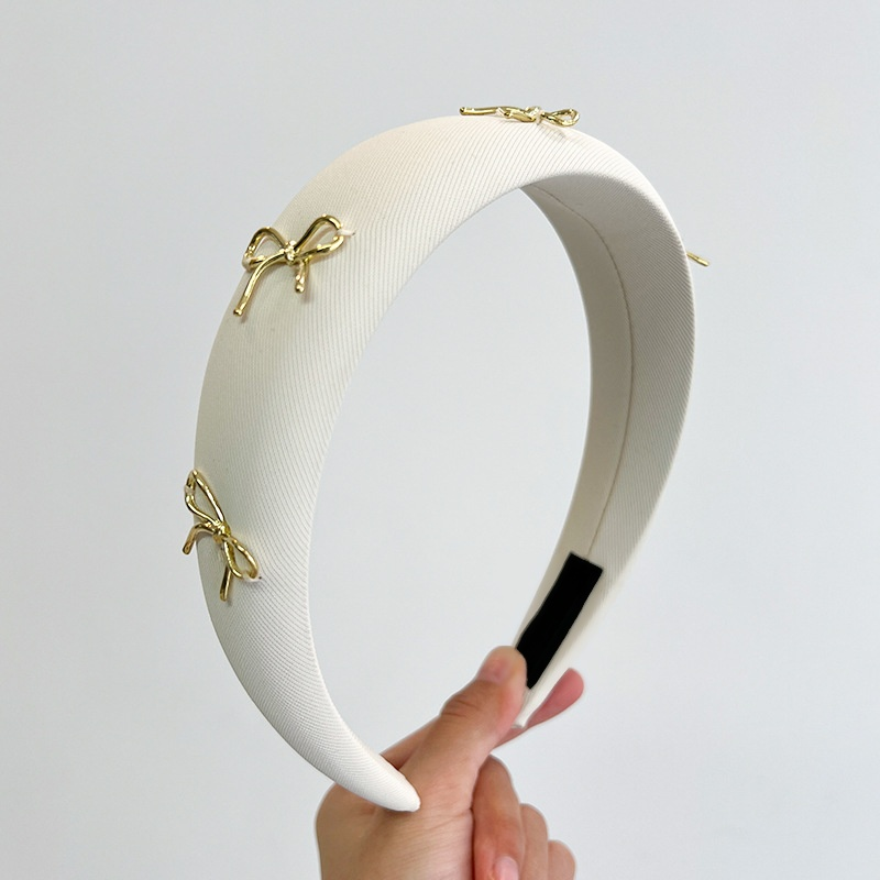 Ozdoba do włosów w kształcie kokardy