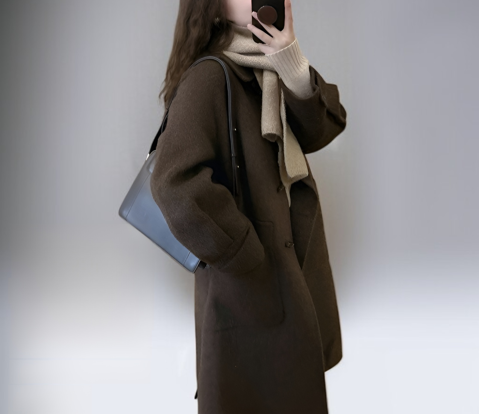 ユニセックス茶色ダッフルコート着用イメージ