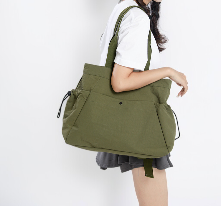 حقيبة حمل نسائية بلون محايد