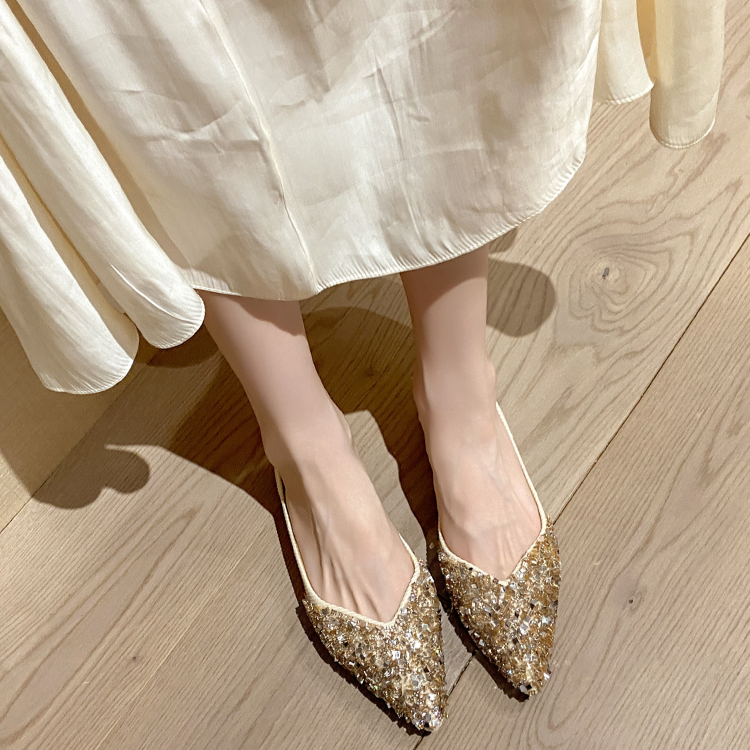 파티룩에 어울리는 스틸레토 신발