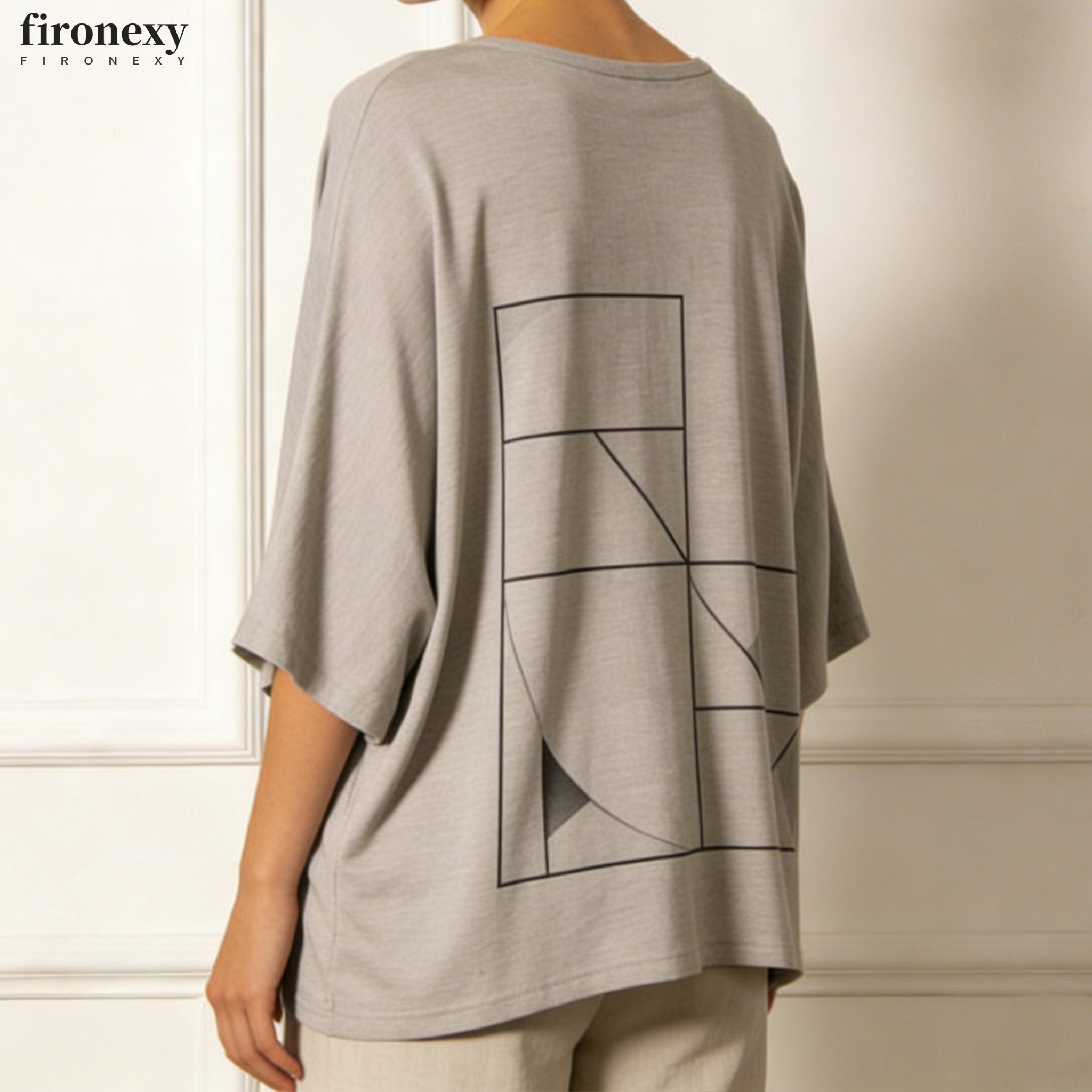 트렌디한 여성 티셔츠 스타일링