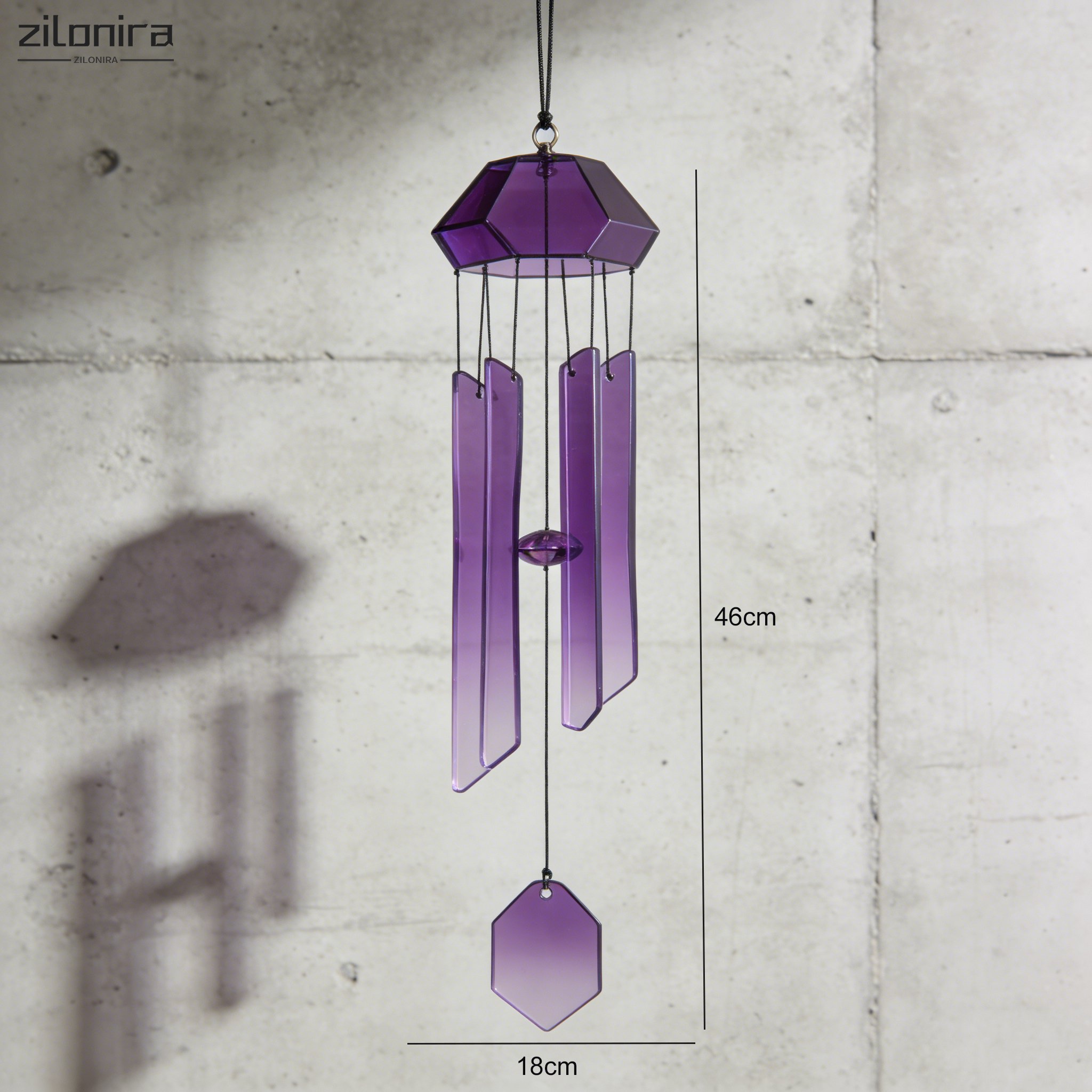 기하학 패턴이 돋보이는 윈드 벨