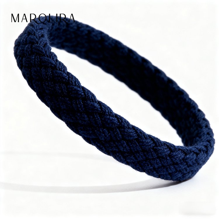 Jednoduché tmavě modré gumičky pro každodenní použití