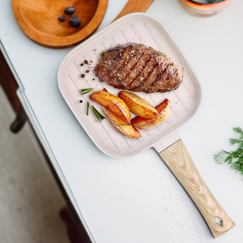 Striped Wooden Handle Non-Stick Mini Frying Pan, Home Kitchen Omelette and Egg Pan