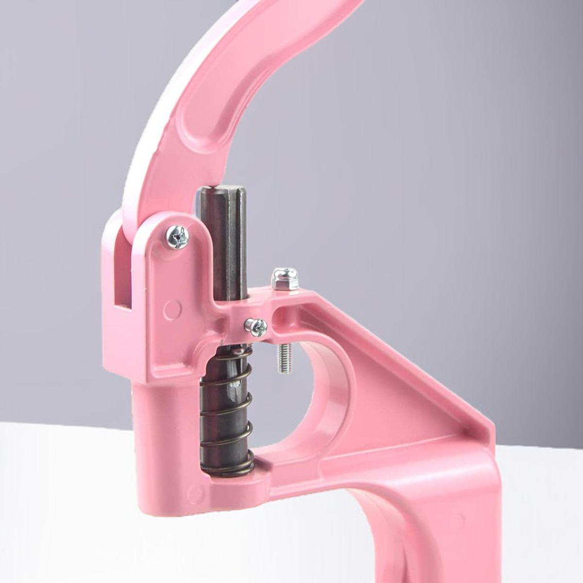 Easy-to-use snap button press for crafts