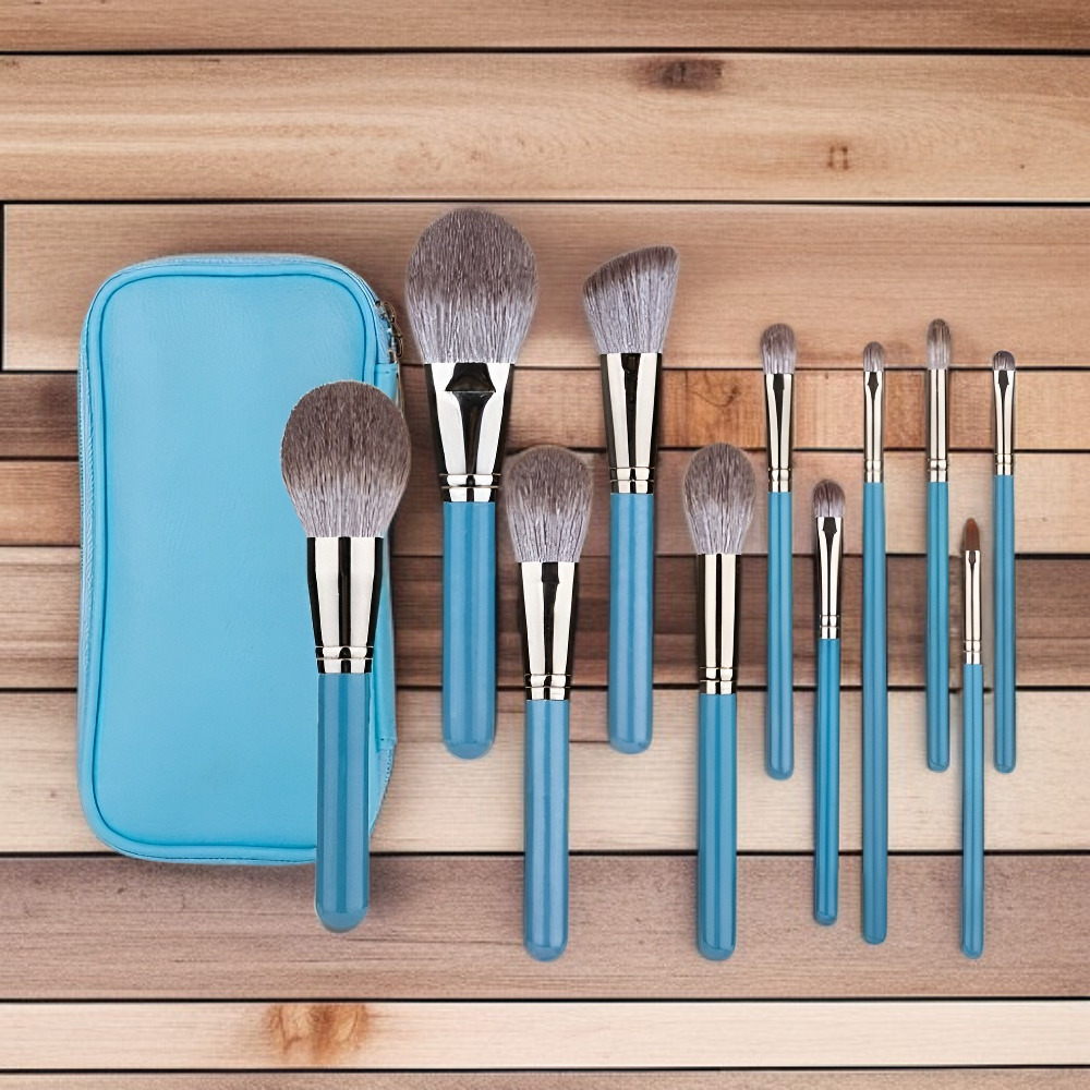 Complete 13-piece makeup brush kit