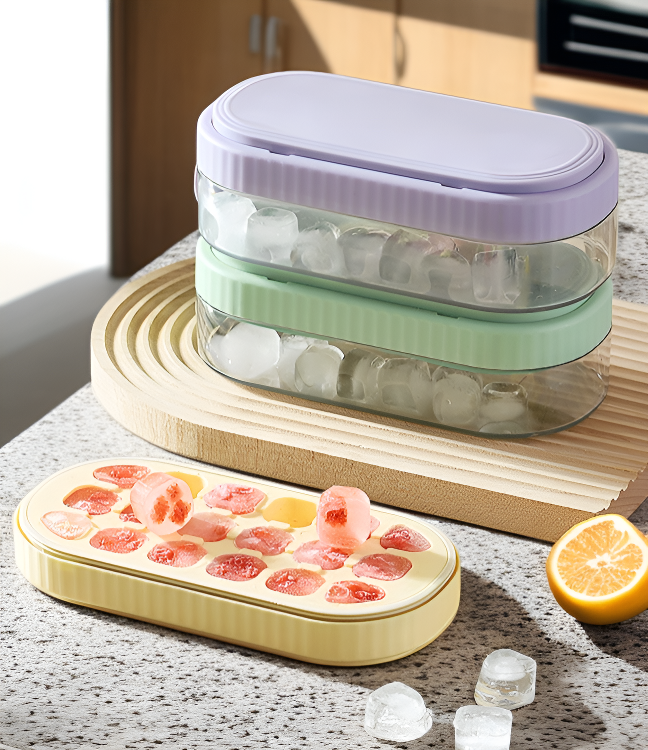 簡単に氷が作れる製氷トレーの使い方