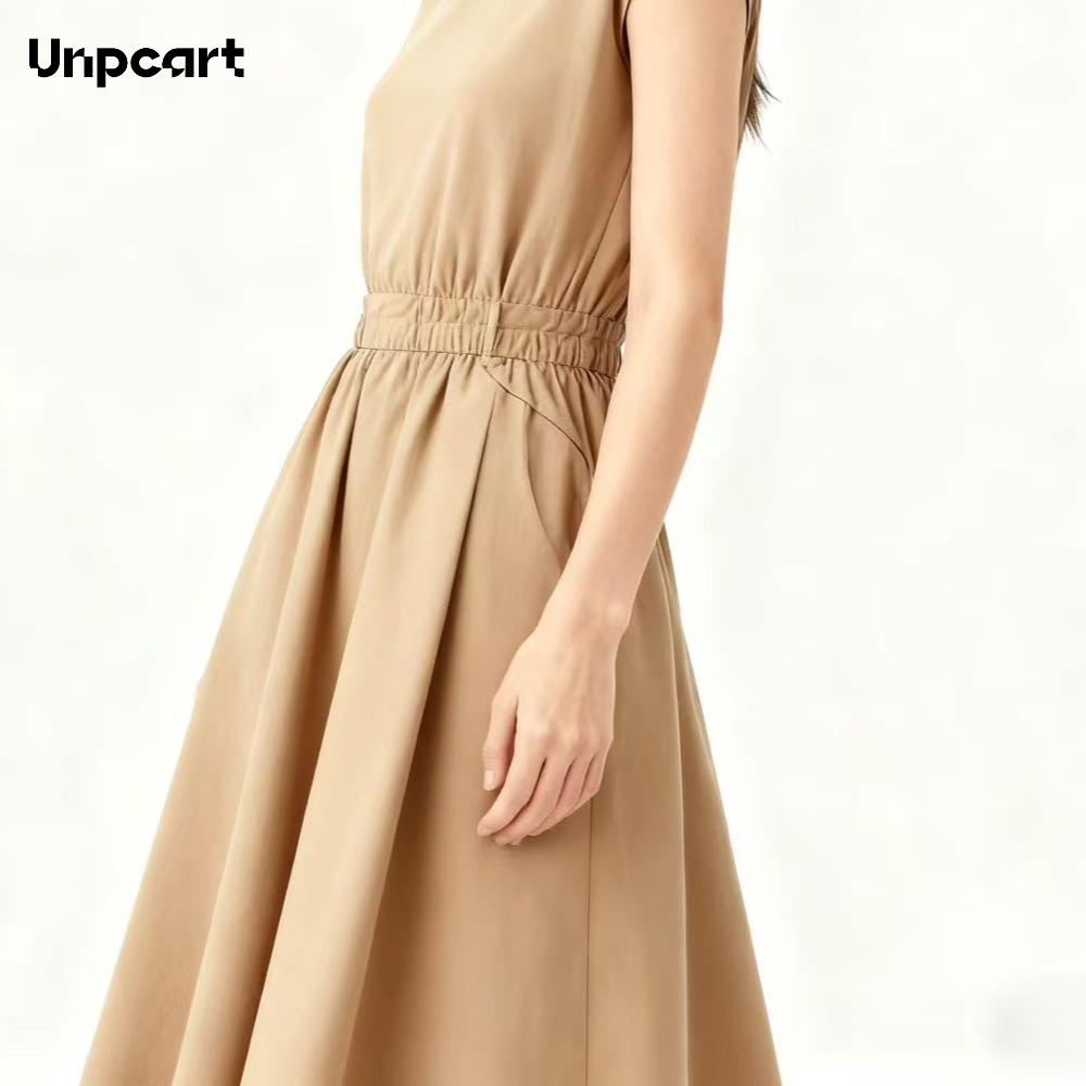 여성을 위한 카키색 드레스는 직장에 입기에도 심플하고 아름답습니다.