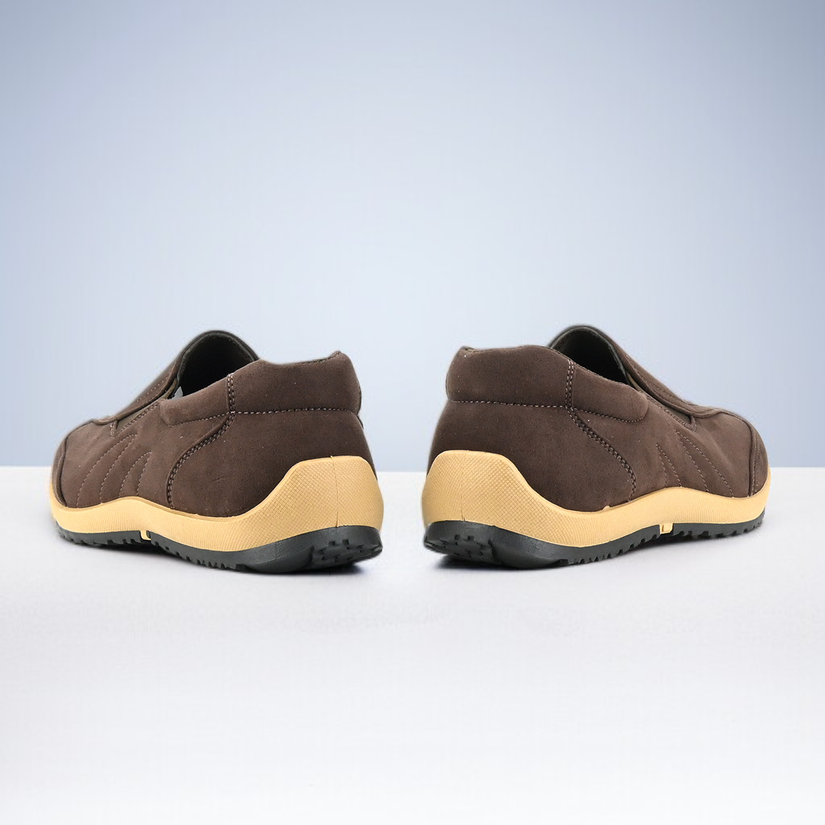 高品質素材を使用したメンズカジュアルシューズ