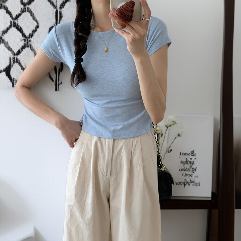 小柄女性向けソルトスタイル肩正しいフリル袖トップス・夏のドーパミンコーデ・スリム見えデザイン丸首シャツ