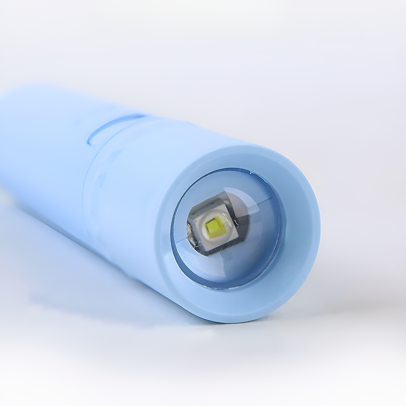 Portable Multifunctional Rechargeable Flashlight