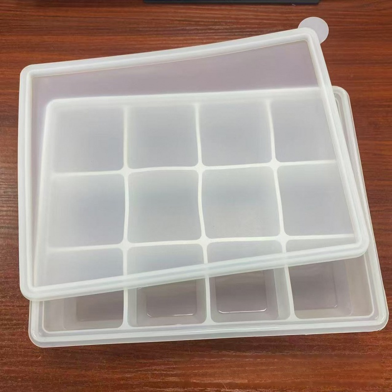 Household 4-Grid Ice Cube Tray with Lid