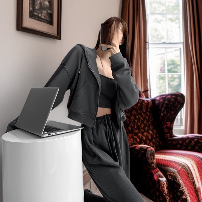 ゆったり大きいサイズレディースフード付きショートスウェットジャケット、春秋新スタイル