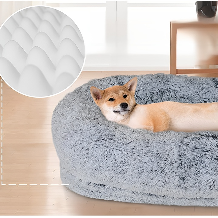 Plush, warm dog and cat bed